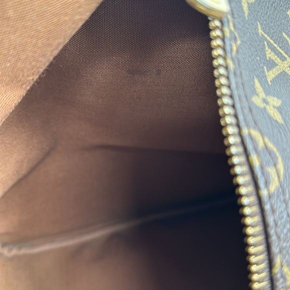 Authenticated Louis Vuitton Monogram Keepall 55 - Picture 15 of 16